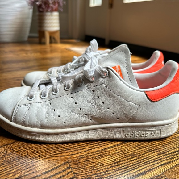 Keith Haring x Stan Smith 'Pop Art' Style Shoe, US 8 - Picture 2 of 3